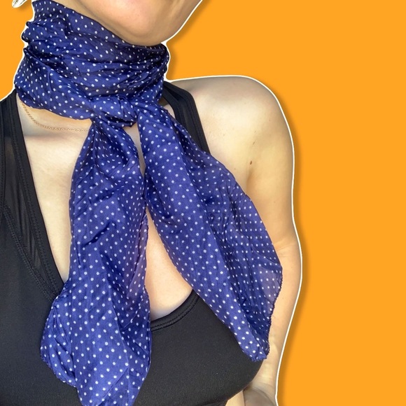 Scarf - Picture 1 of 2